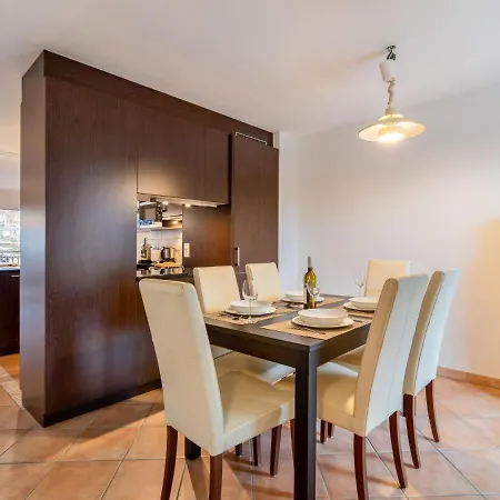 Tasman 15-r By Interhome *