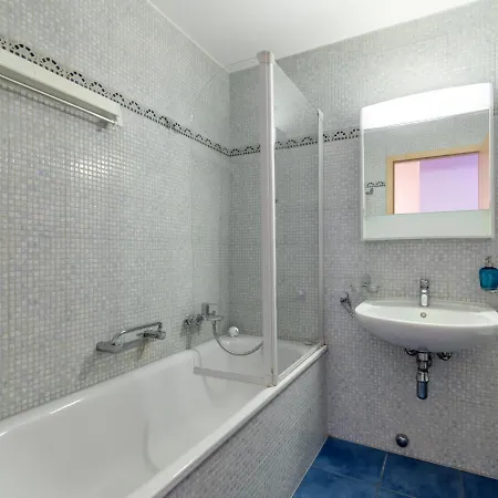 Lägenhet Tasman 15-r By Interhome Le Bouveret